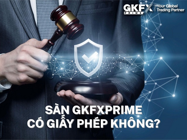 Nhân viên hỗ trợ khách hàng đang tư vấn cho khách hàng qua chat trực tuyến